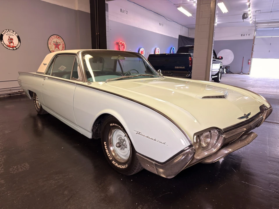 1961 Ford Thunderbird 3rd Gen - Image 8 of 31
