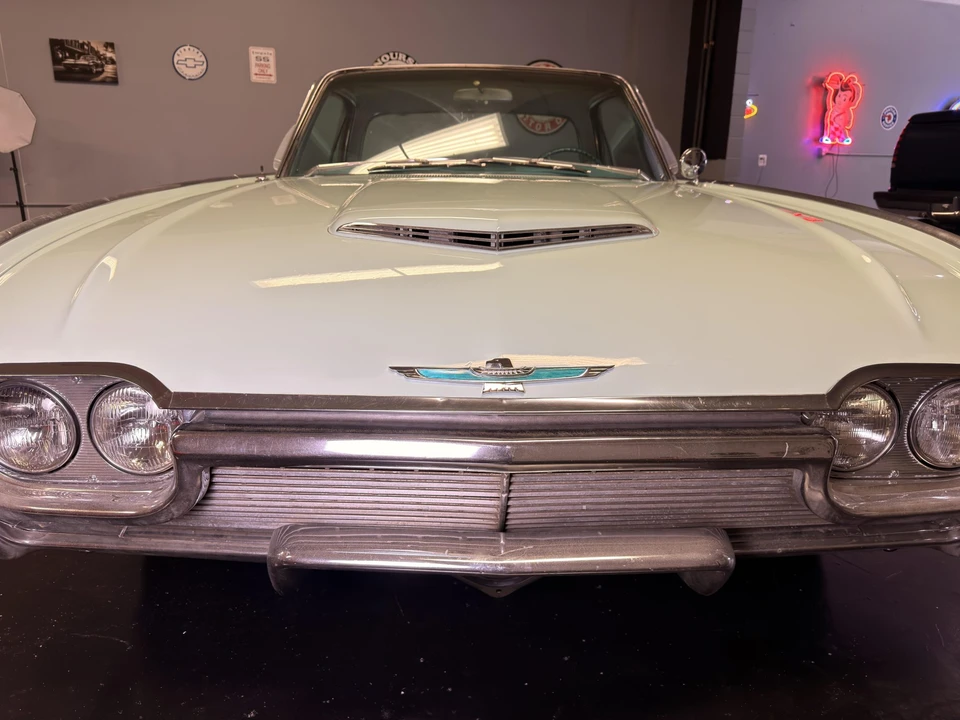 1961 Ford Thunderbird 3rd Gen - Image 12 of 31
