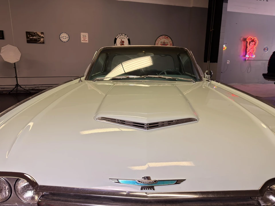 1961 Ford Thunderbird 3rd Gen - Image 13 of 31