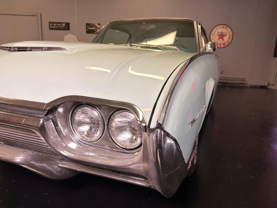 1961 Ford Thunderbird 3rd Gen - Image 15 of 31