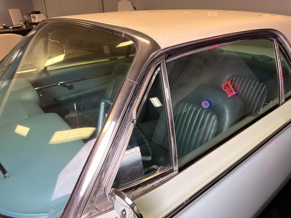 1961 Ford Thunderbird 3rd Gen - Image 18 of 31