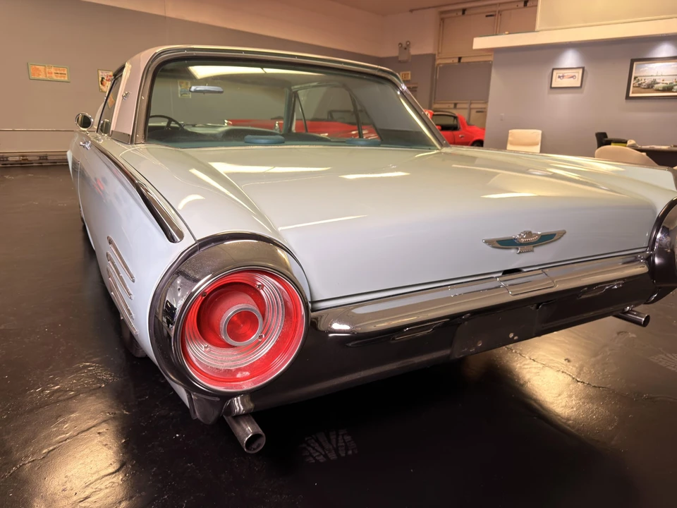 1961 Ford Thunderbird 3rd Gen - Image 30 of 31