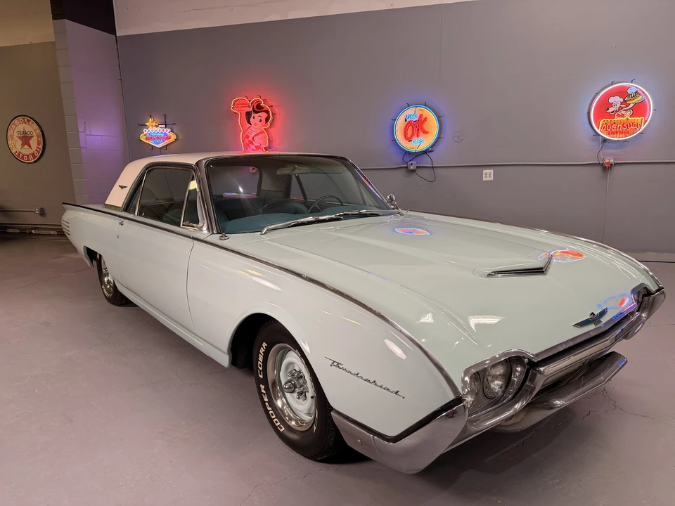 1961 Ford Thunderbird 3rd Gen - Image 9 of 31