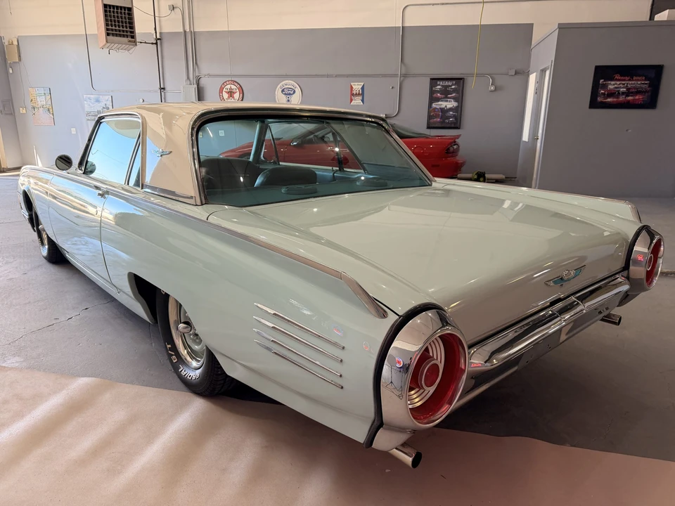 1961 Ford Thunderbird 3rd Gen - Image 5 of 31