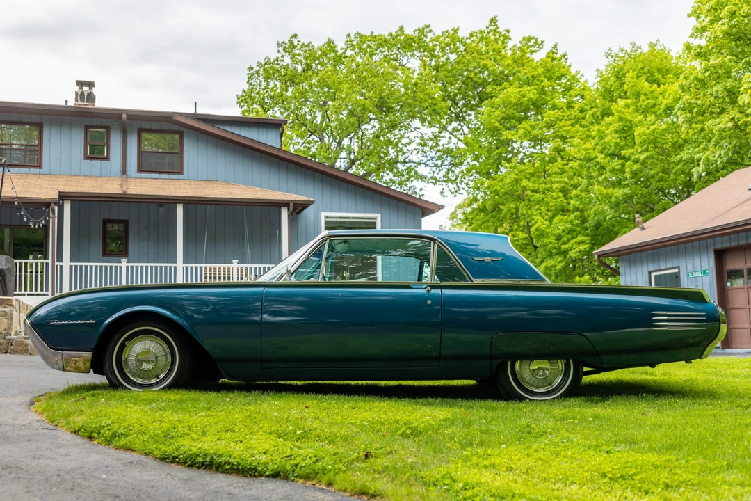 1961 Ford Thunderbird 3rd Gen - Image 9 of 31