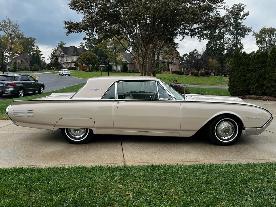 1961 Ford Thunderbird 3rd Gen - Image 7 of 31