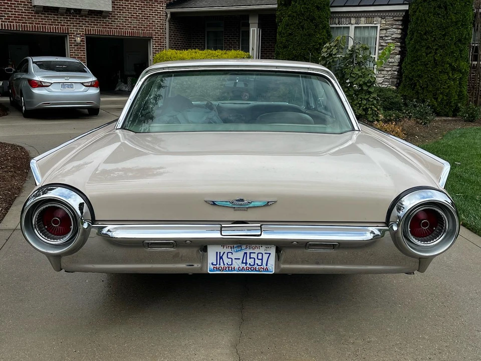 1961 Ford Thunderbird 3rd Gen - Image 15 of 31