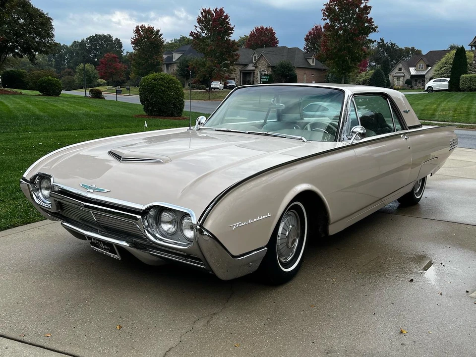 1961 Ford Thunderbird 3rd Gen - Image 2 of 31