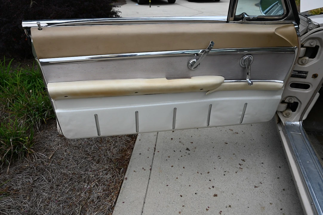 1961 Ford Thunderbird 3rd Gen - Image 27 of 31