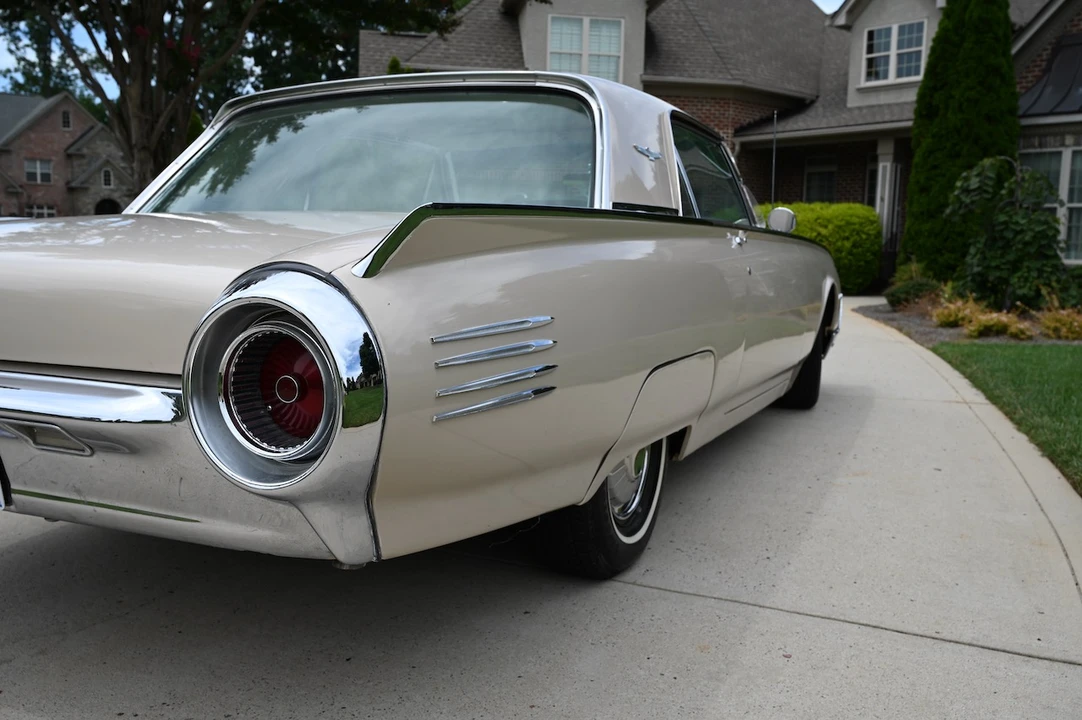 1961 Ford Thunderbird 3rd Gen - Image 19 of 31