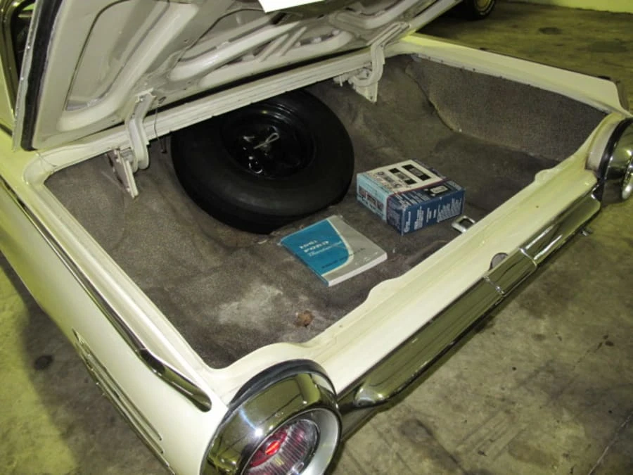 1961 Ford Thunderbird 3rd Gen - Image 6 of 8