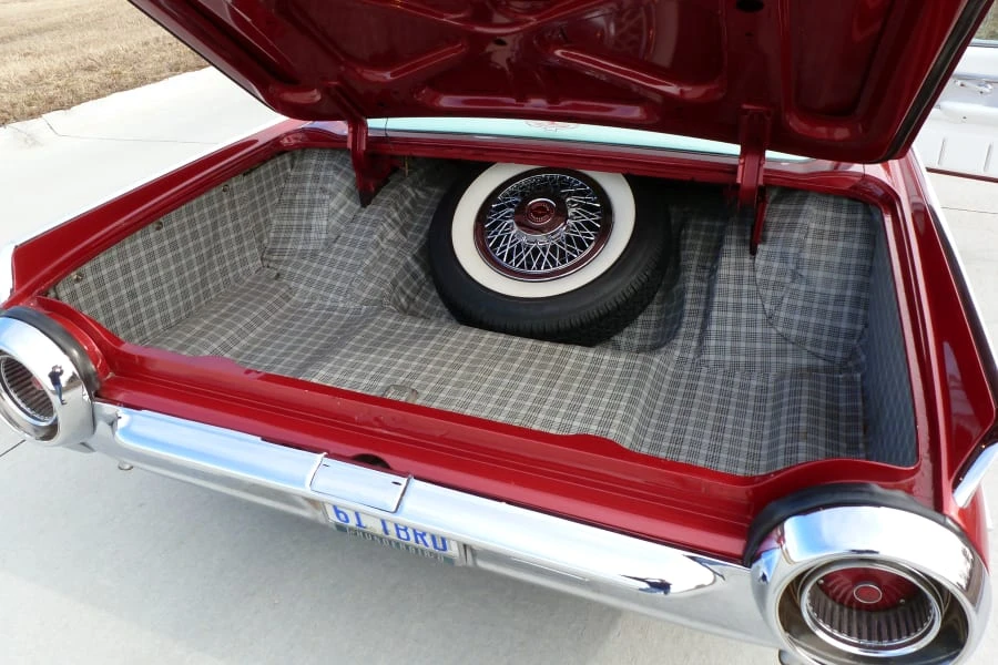 1961 Ford Thunderbird 3rd Gen - Image 6 of 7