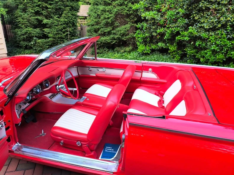 1961 Ford Thunderbird 3rd Gen - Image 7 of 21