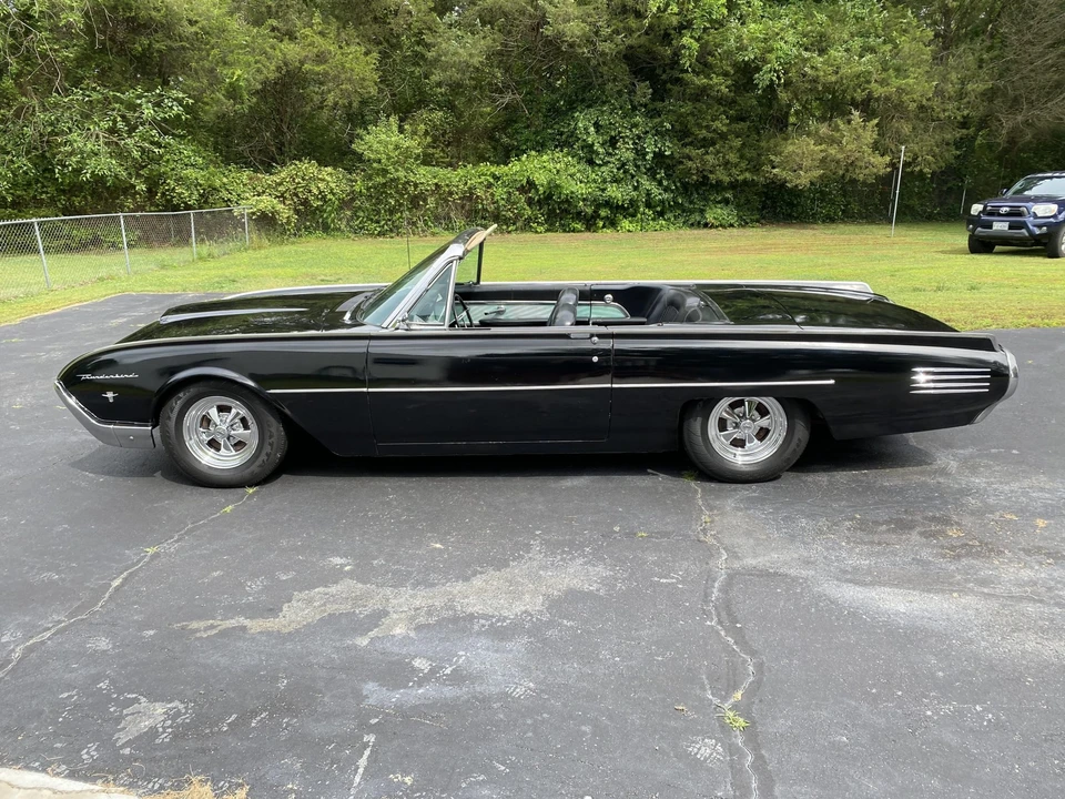 1961 Ford Thunderbird 3rd Gen - Image 9 of 31