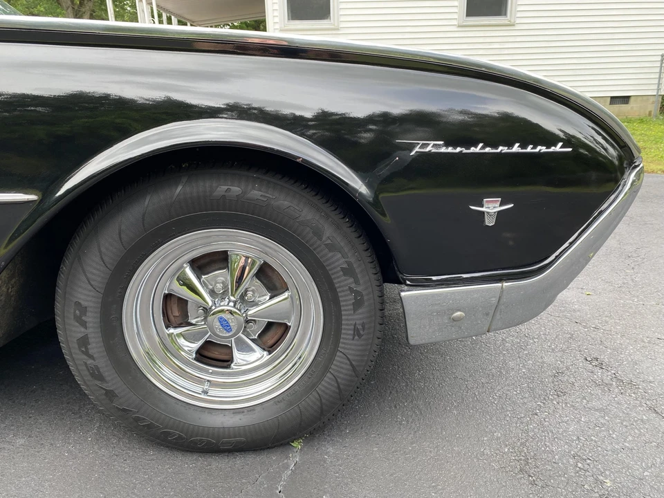 1961 Ford Thunderbird 3rd Gen - Image 25 of 31