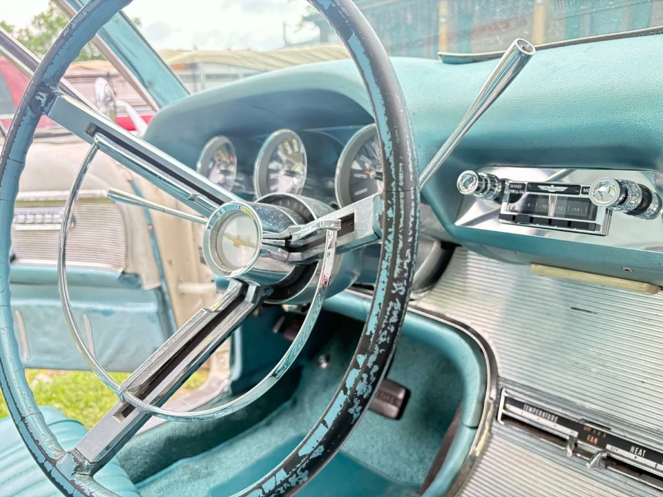 1961 Ford Thunderbird 3rd Gen - Image 30 of 31