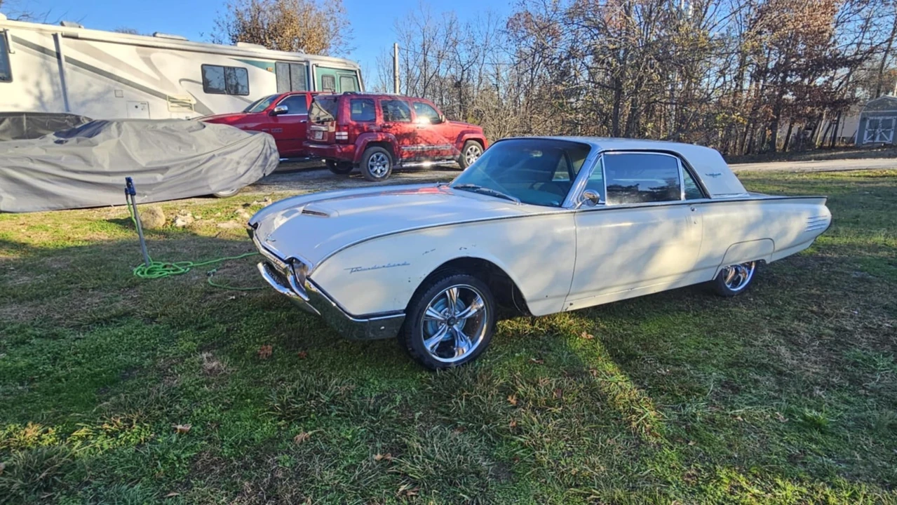 1961 Ford Thunderbird 3rd Gen - Image 4 of 9