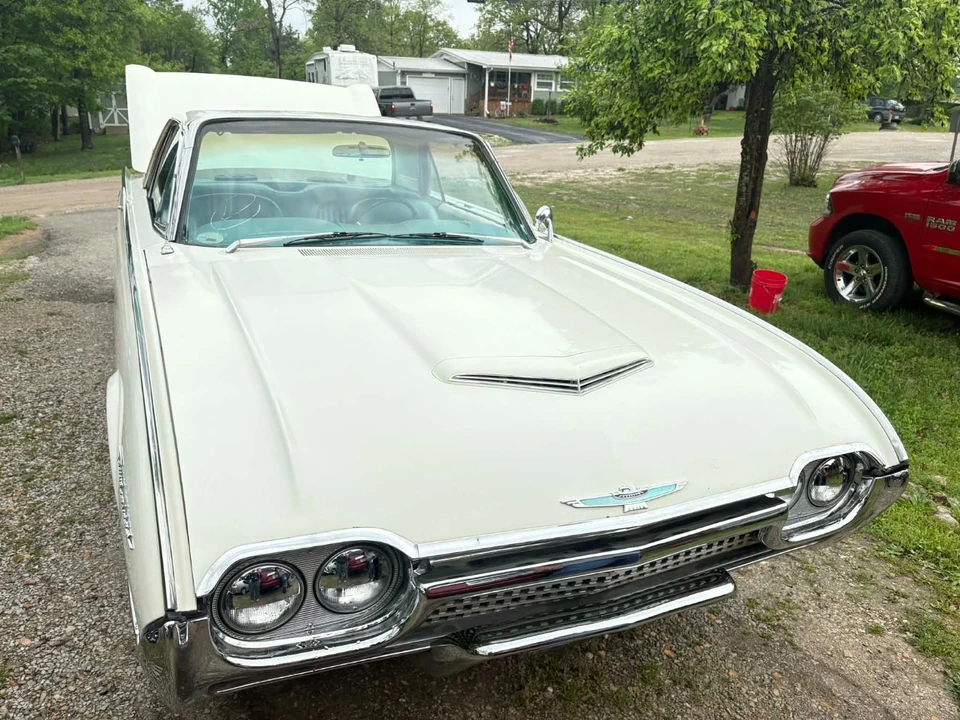 1961 Ford Thunderbird 3rd Gen - Image 16 of 31