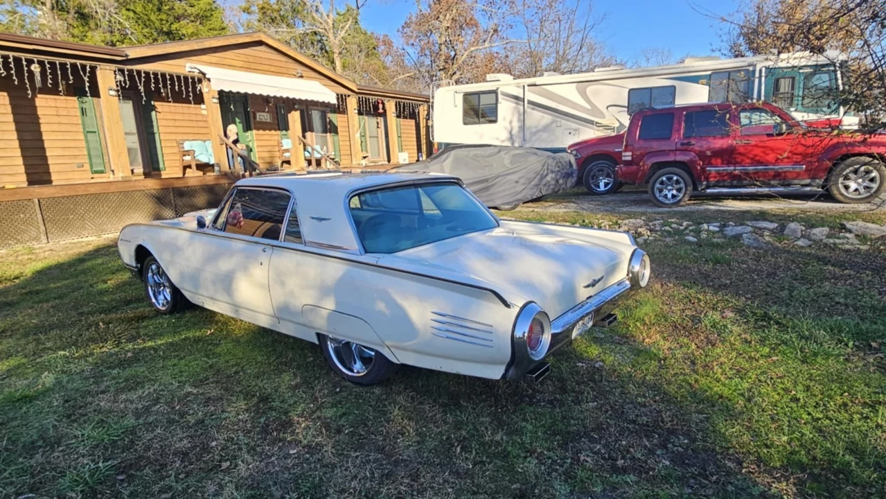 1961 Ford Thunderbird 3rd Gen - Image 3 of 9