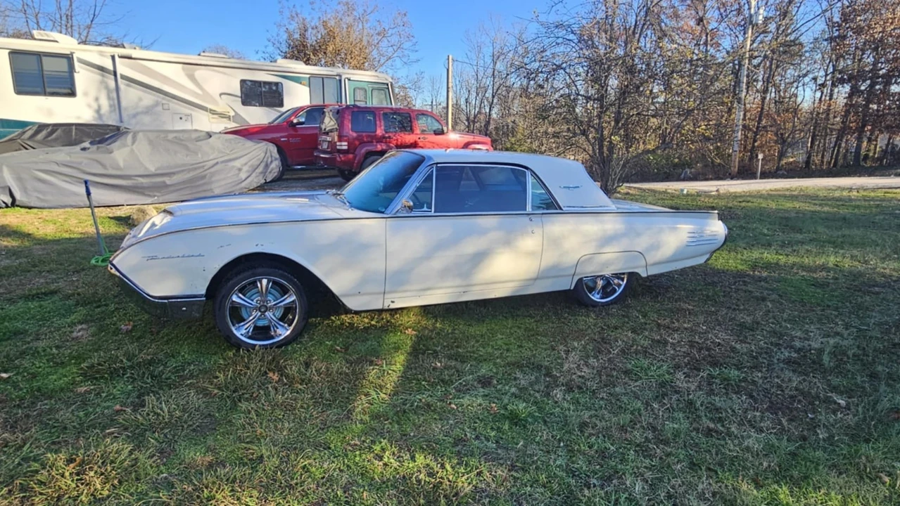 1961 Ford Thunderbird 3rd Gen - Image 5 of 9