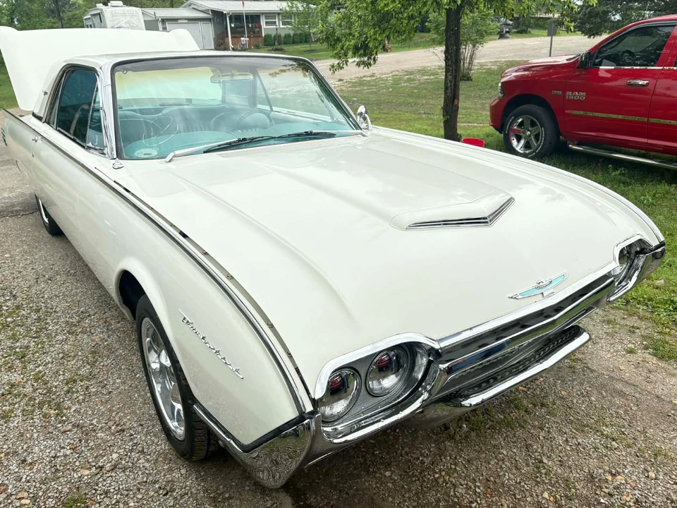 1961 Ford Thunderbird 3rd Gen - Image 15 of 31