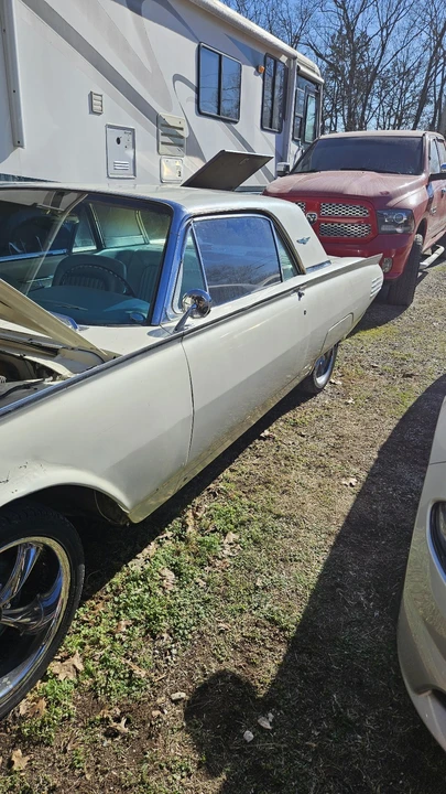 1961 Ford Thunderbird 3rd Gen - Image 2 of 9