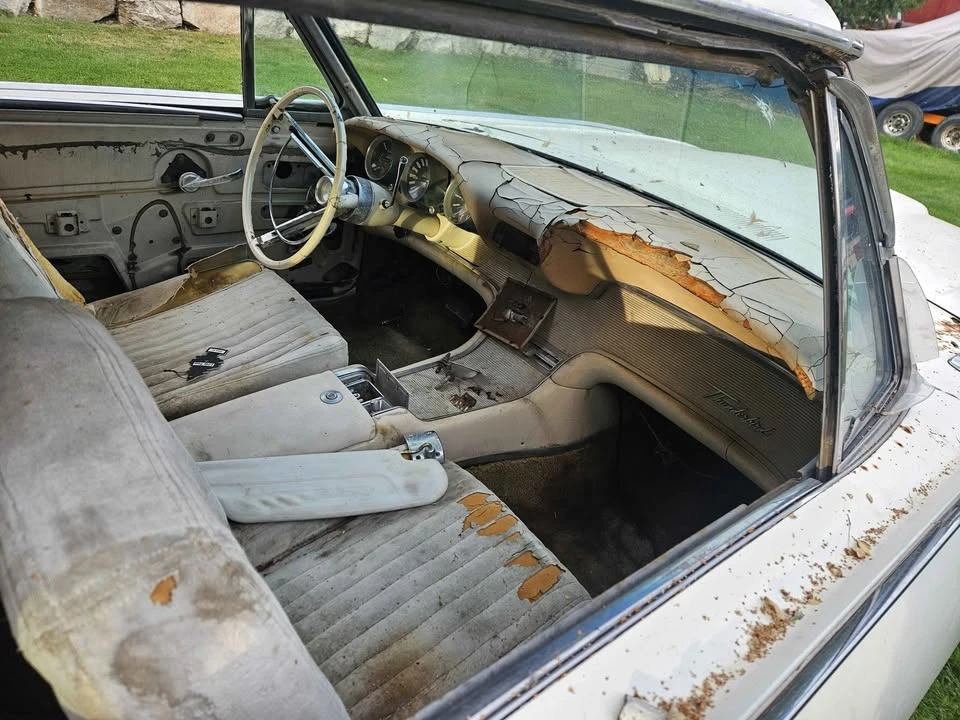 1961 Ford Thunderbird 3rd Gen - Image 5 of 6