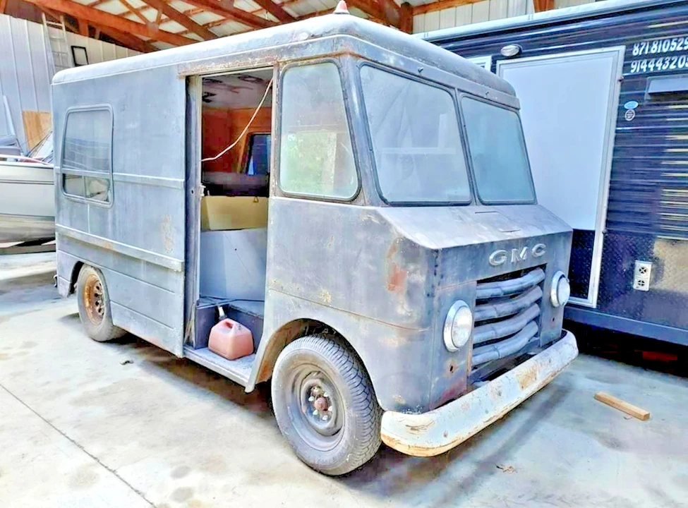 1961 GMC G-series Van - Image 13 of 16