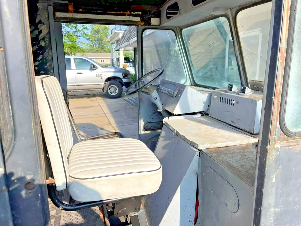 1961 GMC G-series Van - Image 11 of 16
