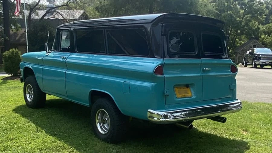 1961 GMC Suburban 5th Gen - Image 3 of 8
