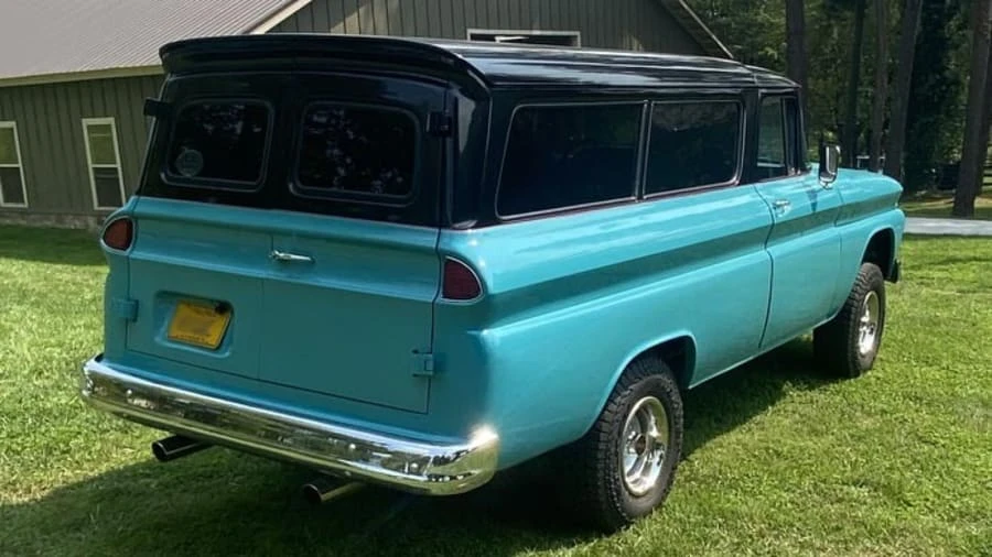 1961 GMC Suburban 5th Gen - Image 7 of 8