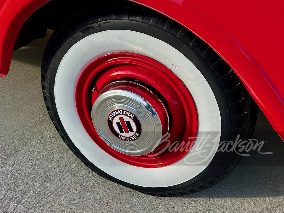 1961 International - Image 29 of 31