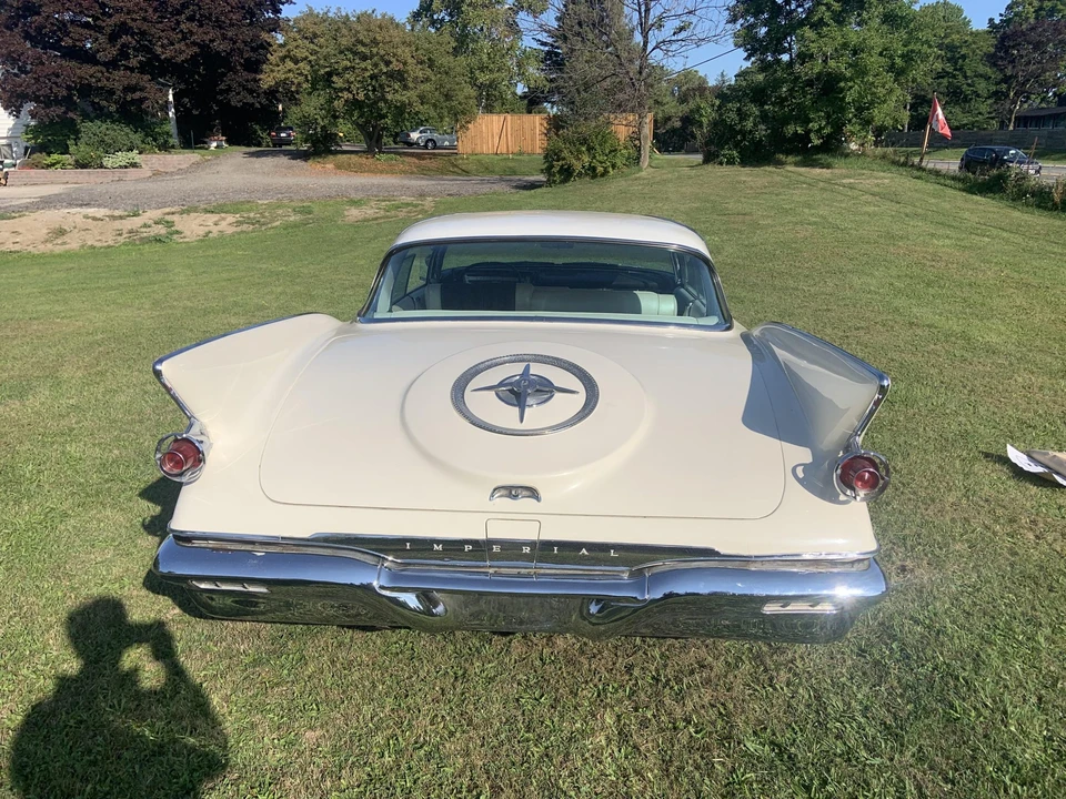 1961 Chrysler Imperial 2nd Gen - Image 21 of 31