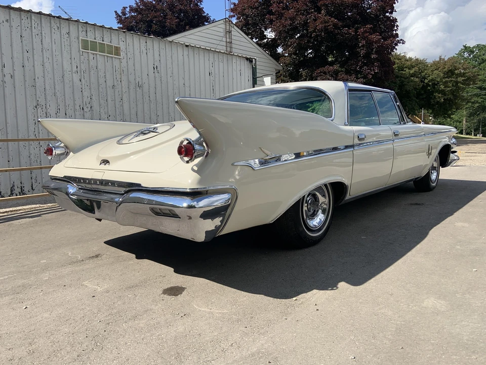 1961 Chrysler Imperial 2nd Gen - Image 9 of 31