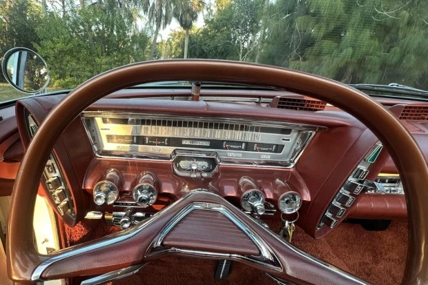 1961 Chrysler Imperial 2nd Gen - Image 5 of 8