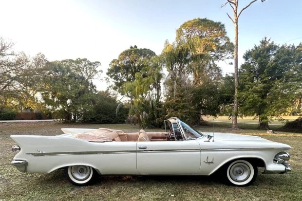 1961 Chrysler Imperial 2nd Gen - Image 3 of 8