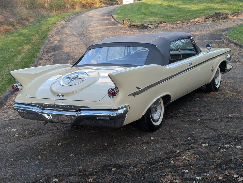 1961 Chrysler Imperial 2nd Gen - Image 25 of 31