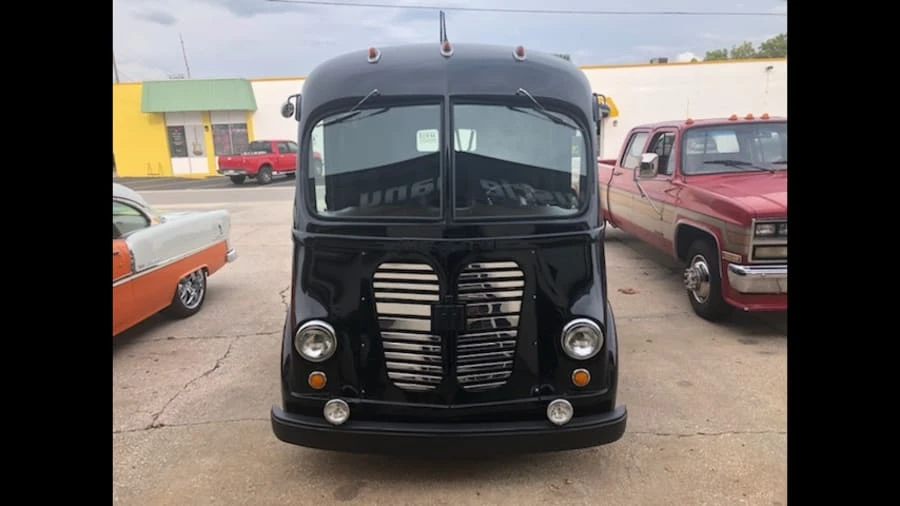 1961 International - Image 2 of 4