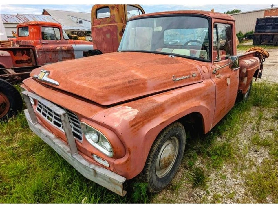 1961 International - Image 4 of 6