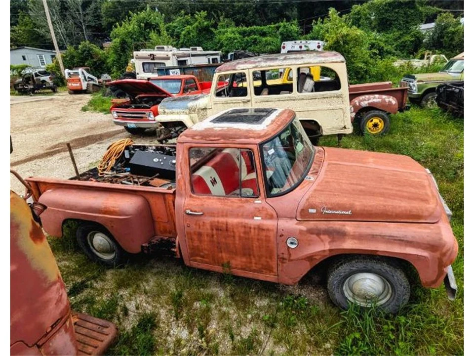 1961 International - Image 5 of 6