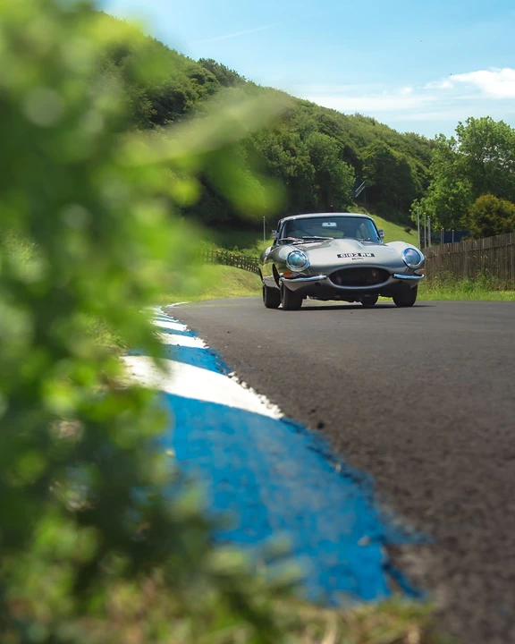 1961 Jaguar E-Type Series 1 - Image 5 of 12