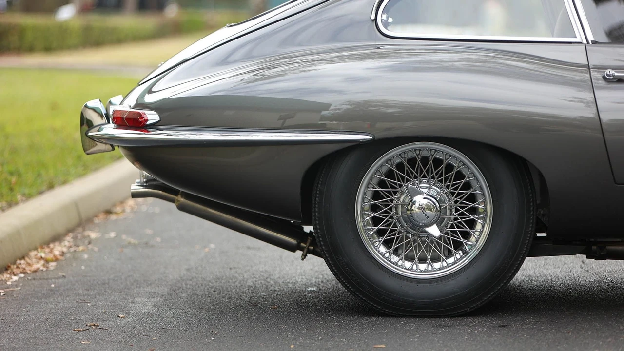 1961 Jaguar E-Type Series 1 - Image 10 of 31