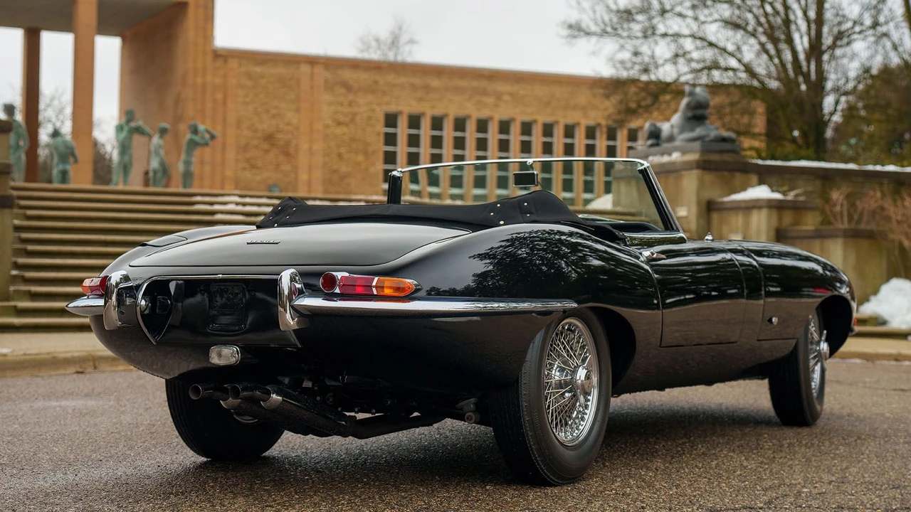 1961 Jaguar E-Type Series 1 - Image 2 of 31