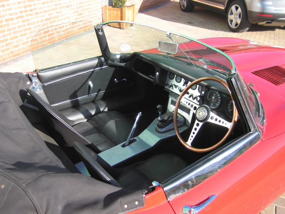 1961 Jaguar E-Type Series 1 - Image 2 of 2