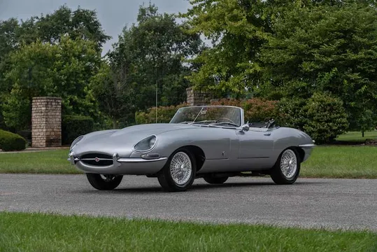 1961 Jaguar E-Type Series I Flat Floor Roadster
