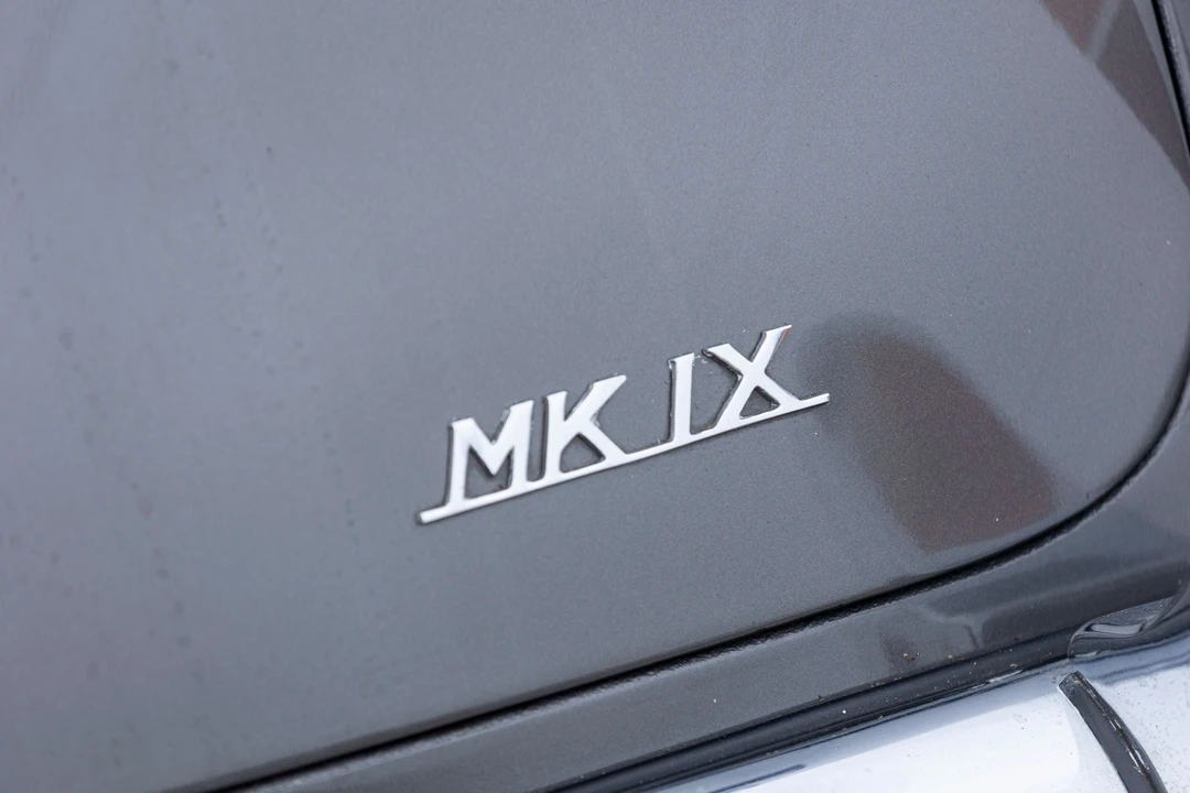 1961 Jaguar Mark VII & VIII & IX - Image 12 of 31