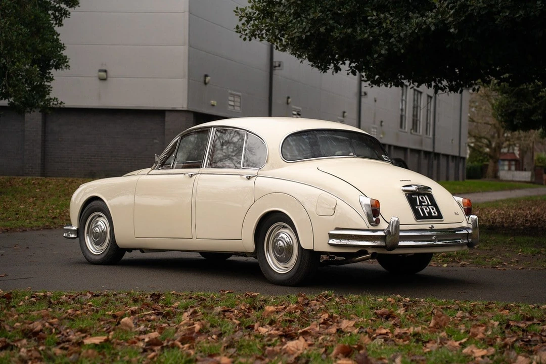 1961 Jaguar Mark II - Image 10 of 30