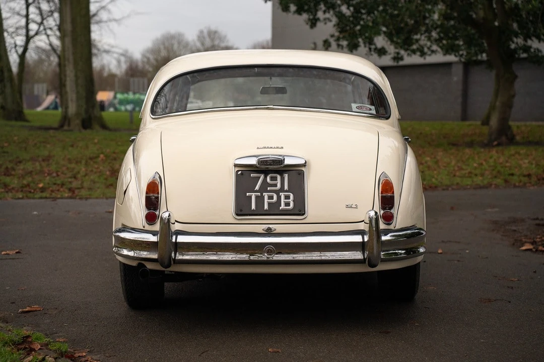 1961 Jaguar Mark II - Image 9 of 30