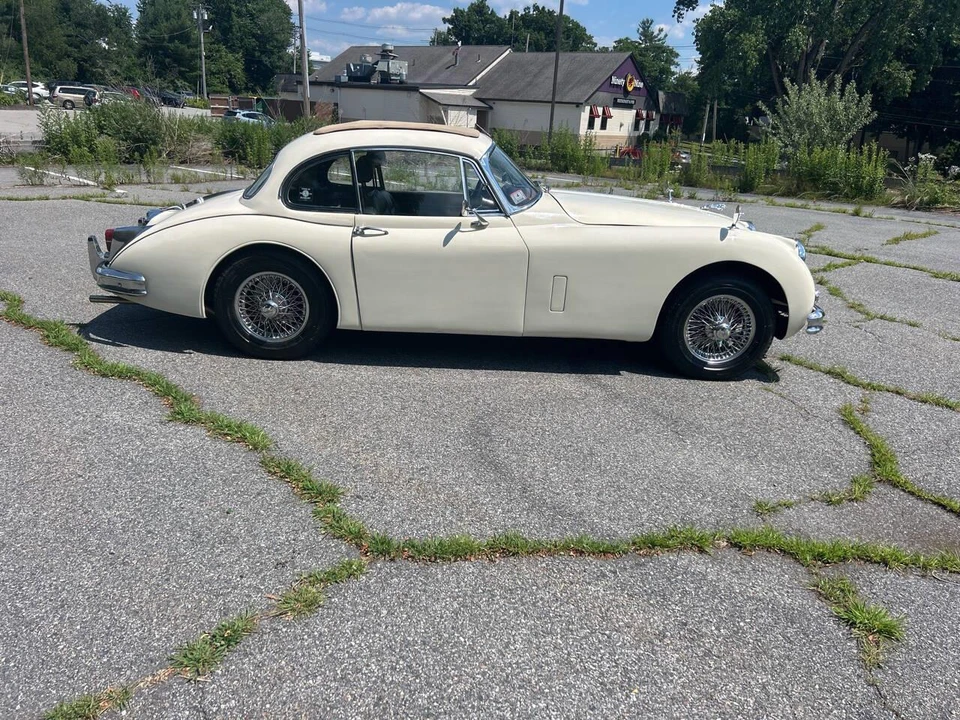 1961 Jaguar E-Type Series 1 - Image 11 of 31