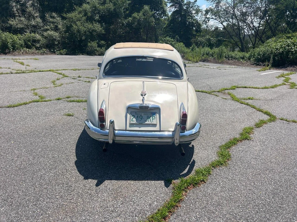 1961 Jaguar E-Type Series 1 - Image 7 of 31